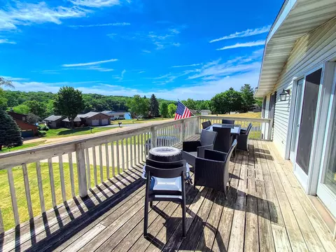 Exterior - 5-165 Heathcliff Dr, Lanark, IL 61046 photo 2 of 8