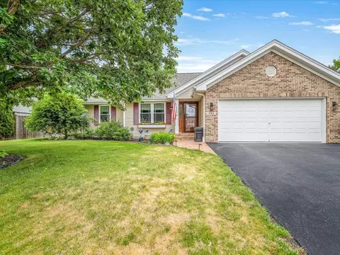 855 Bayfield Dr, Rockton, IL 61072