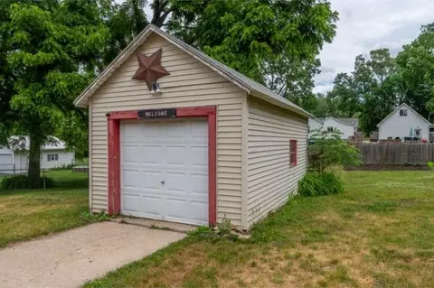 Other - 918 Jackson Ave, Dixon, IL 61021 photo 2 of 8