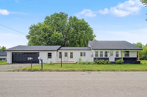 3018 Beaver Rd, Freeport, IL 61032