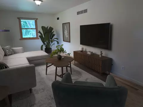 Living - 13835 Saunders Rd, Pecatonica, IL 61063 photo 1 of 3