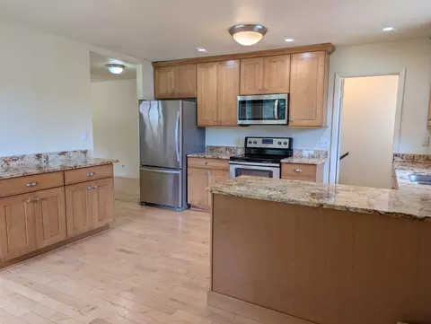 Kitchen - 13835 Saunders Rd, Pecatonica, IL 61063 photo 4 of 4