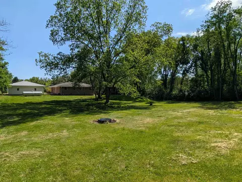 Exterior - 13835 Saunders Rd, Pecatonica, IL 61063 photo 5 of 7