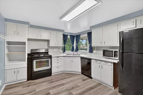 Kitchen - 628 High Ter, Dekalb, IL 60115 photo 1 of 2