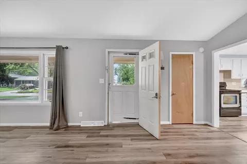 Entry Way - 628 High Ter, Dekalb, IL 60115 photo 1 of 5