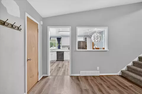Entry Way - 628 High Ter, Dekalb, IL 60115 photo 2 of 5