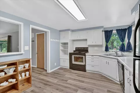 Kitchen - 628 High Ter, Dekalb, IL 60115 photo 2 of 2