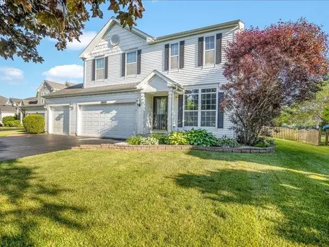 10695 Yellowstone Dr, Huntley, IL 60142