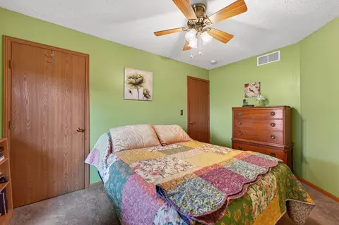 Bedroom - 225 Cloud Mist Dr, Capron, IL 61012 photo 6 of 10