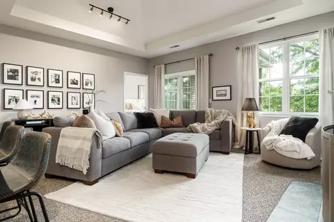 Living - 1630 White Oak Trl, Cherry Valley, IL 61016 photo 2 of 6
