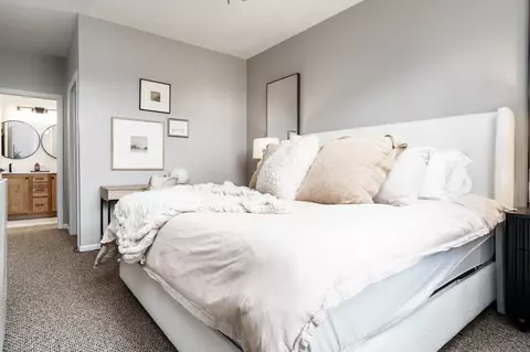 Bedroom - 1630 White Oak Trl, Cherry Valley, IL 61016 photo 2 of 4