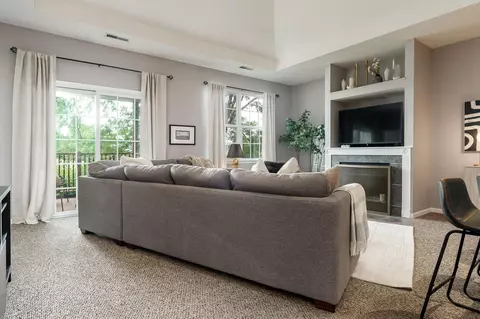 Living - 1630 White Oak Trl, Cherry Valley, IL 61016 photo 5 of 6