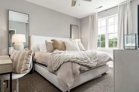Bedroom - 1630 White Oak Trl, Cherry Valley, IL 61016 photo 1 of 4