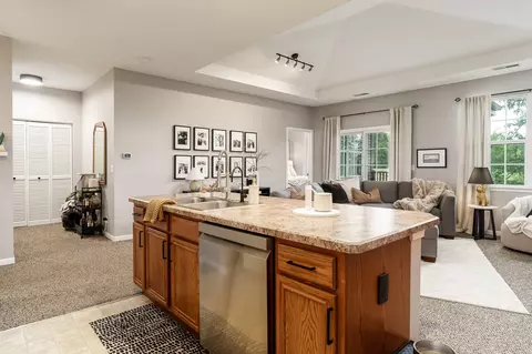 Kitchen - 1630 White Oak Trl, Cherry Valley, IL 61016 photo 2 of 6