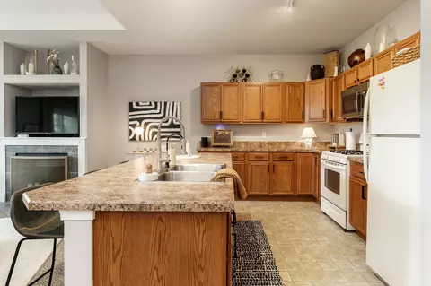 Kitchen - 1630 White Oak Trl, Cherry Valley, IL 61016 photo 3 of 6