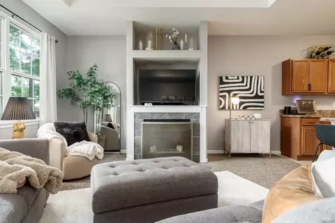 Living - 1630 White Oak Trl, Cherry Valley, IL 61016 photo 4 of 6