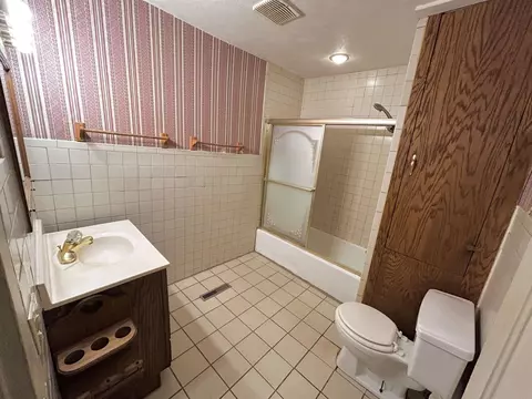 126 E 6th St, Pecatonica, IL 61063 photo 8