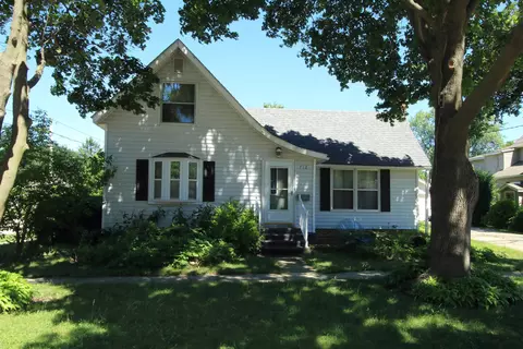 712 E Hurlbut Ave, Belvidere, IL 61008