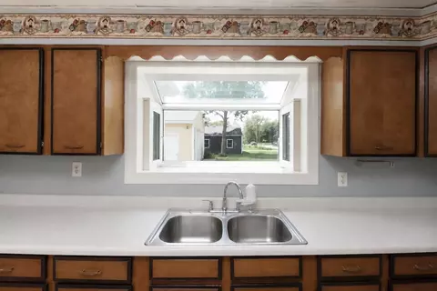 760 Eastern Ave, South Beloit, IL 61080 photo 4