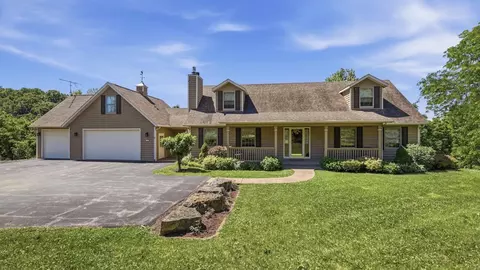 51 Shenandoah Dr, Galena, IL 61036