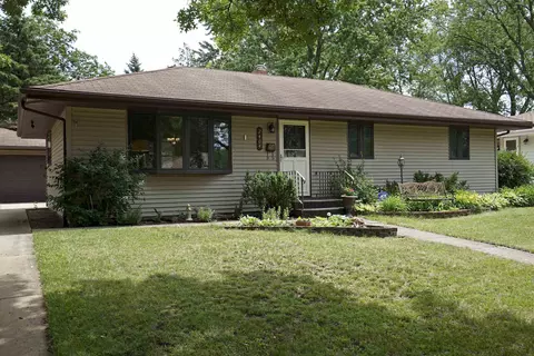 2404 Winnetka Dr, Rockford, IL 61108