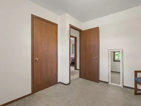Bedroom - 1996 Baintree Rd, Lake Summerset, IL 61019 photo 5 of 6