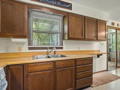 Kitchen - 1996 Baintree Rd, Lake Summerset, IL 61019 photo 3 of 3