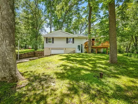 Exterior - 1996 Baintree Rd, Lake Summerset, IL 61019 photo 5 of 14