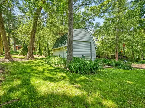Exterior - 1996 Baintree Rd, Lake Summerset, IL 61019 photo 13 of 14