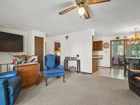 Living - 1996 Baintree Rd, Lake Summerset, IL 61019 photo 4 of 4