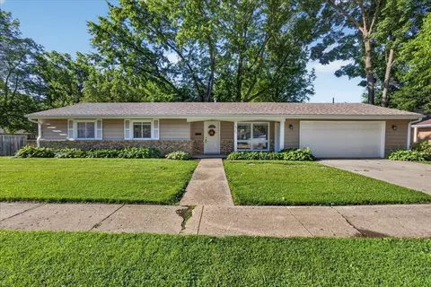 3735 Highcrest Rd, Rockford, IL 61107