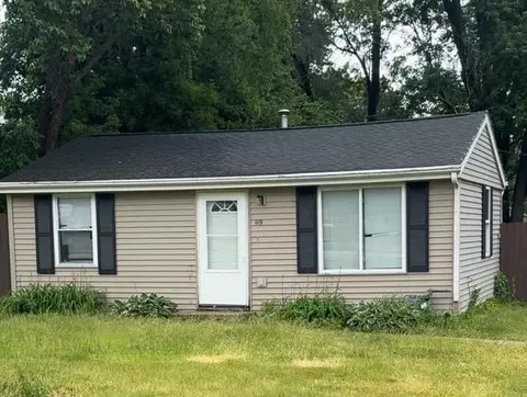 119 Superior Ave, Machesney Park, IL 61115