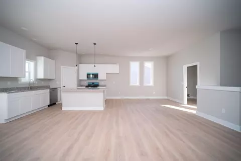 Living - 775 Biscayne Pl, Roscoe, IL 61073 photo 2 of 3