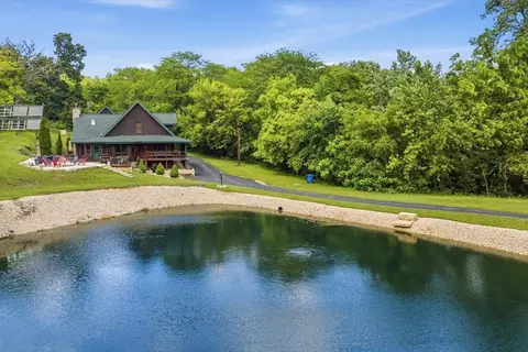 2105 N Elizabeth Scales Mound Rd, Elizabeth, IL 61028