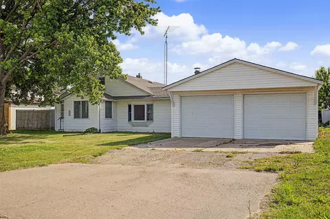 8505 Il Route 84 S, Hanover, IL 61041