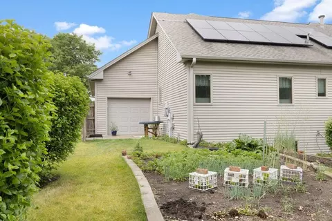 Exterior - 9974 Tybow Trl, Roscoe, IL 61073 photo 4 of 9
