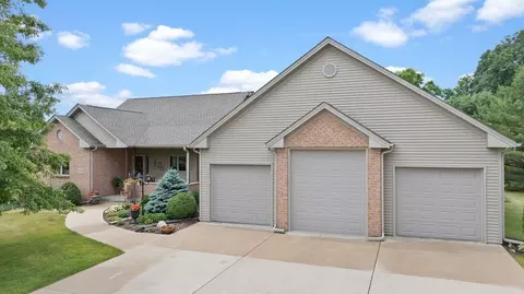 Exterior - 9974 Tybow Trl, Roscoe, IL 61073 photo 2 of 9