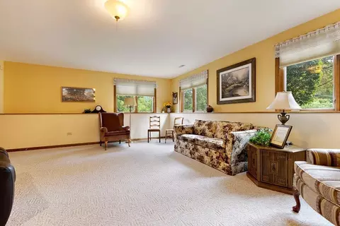 Living - 9974 Tybow Trl, Roscoe, IL 61073 photo 2 of 3