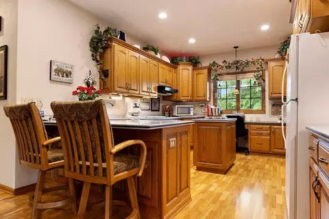 Kitchen - 9974 Tybow Trl, Roscoe, IL 61073 photo 1 of 6