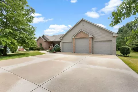 Exterior - 9974 Tybow Trl, Roscoe, IL 61073 photo 9 of 9