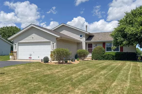 5885 Longest Dr, South Beloit, IL 61080