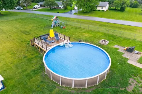 Exterior - 11515 Cedarbrook Rd, Roscoe, IL 61073 photo 2 of 3