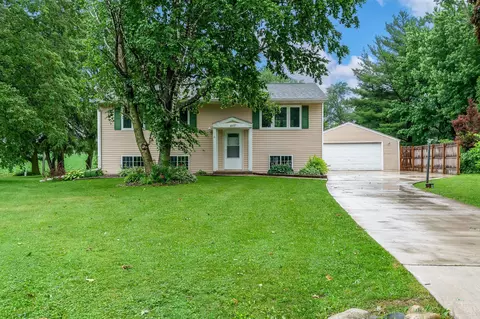 4405 Clover Crest Ln, Rockford, IL 61109