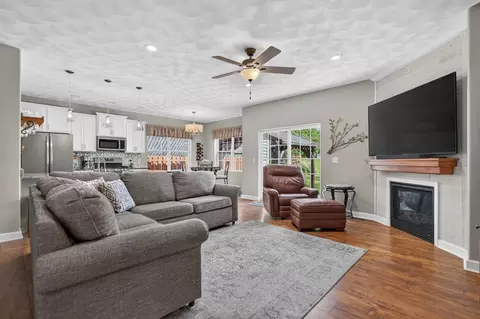 Living - 701 Mallard Rd, Winnebago, IL 61088 photo 1 of 1