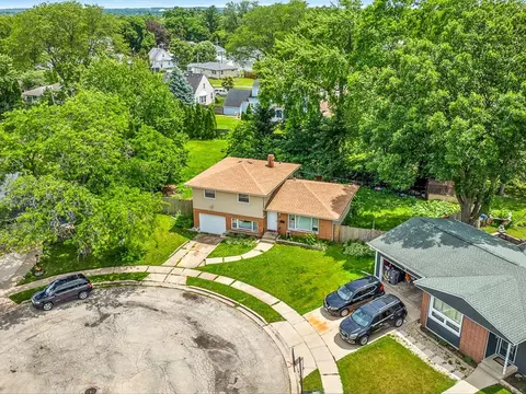 View/Area - 219 Walter Ct, Elgin, IL 60123 photo 5 of 5