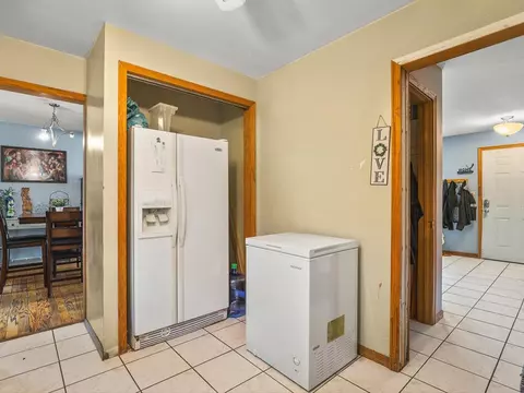 Entry Way - 219 Walter Ct, Elgin, IL 60123 photo 1 of 1