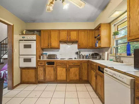 Kitchen - 219 Walter Ct, Elgin, IL 60123 photo 1 of 2