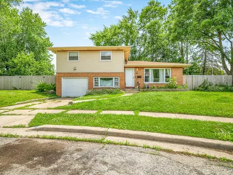 Exterior - 219 Walter Ct, Elgin, IL 60123 photo 3 of 7