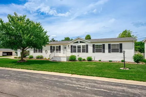 5604 Irving Blvd, Machesney Park, IL 61115