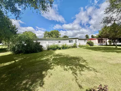Exterior - 5172 Locust Ln, Thomson, IL 61285 photo 6 of 8